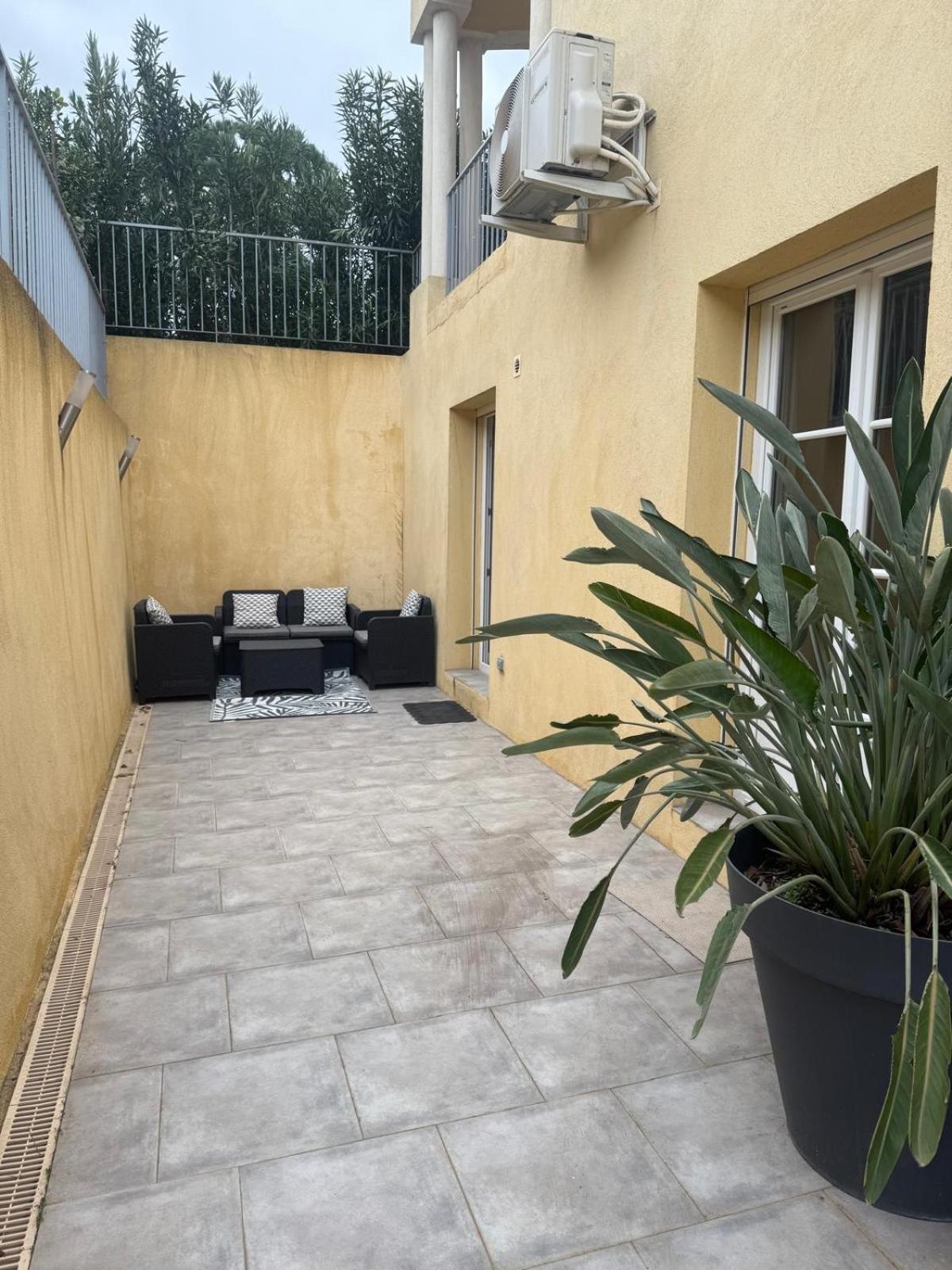 Detente Bas De Villa Jacuzzi, Piscine A 15 Min De Nice Carros Exterior foto